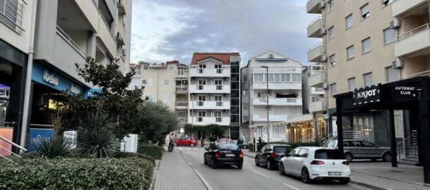 Недорого однокомнатная квартира в центре Будвы!