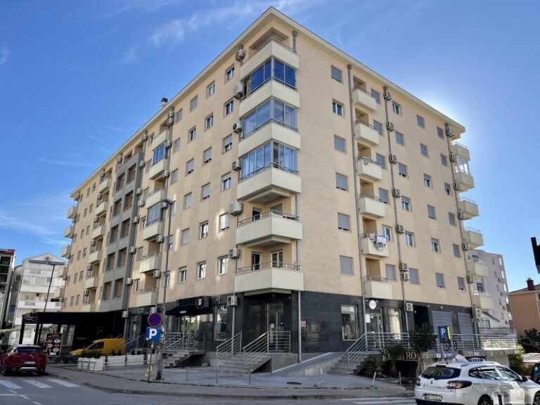 2 комнатая квартира в Будве (Розино) рядом с кафе Garden!