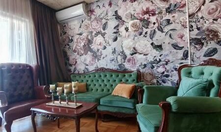 Dvosoban stan u Budvi kod autobuske u zgradi Šubarićа!