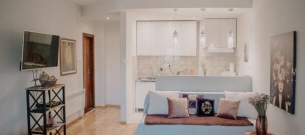 Furnished studio near the new Mega Mall!