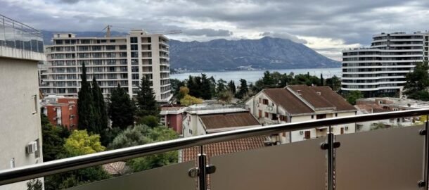 4 комнатная квартира с видом на море в современном доме в Будве, район Госпоштина!