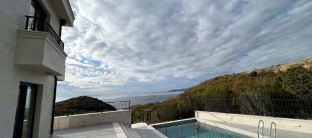 Вилла 318 m2 с видом на море в Режевичи!