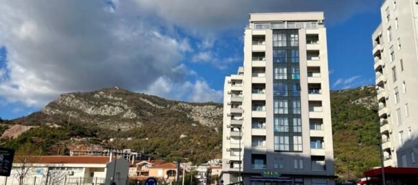 Коммерческое помещение 554 m2 и 10 паркинг мест рядом с Mega Mall в Будве!