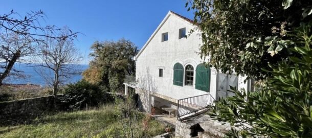 Vila sa panoramskim pogledom na Budvansku rivijeru!