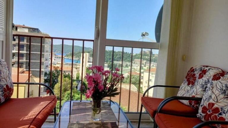 Односпальная квартира в Бечичах с видом на море!