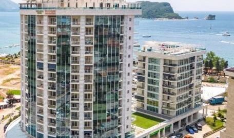 Двуспальная квартира в Будве в комплексе Tre Canne!