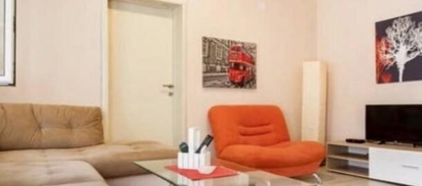 Реновированная 2-комнатная квартира в Будве от февраля на год!