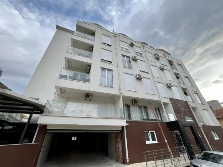 2 комнатная квартира в Будве, рядом с отелем Diplomat!