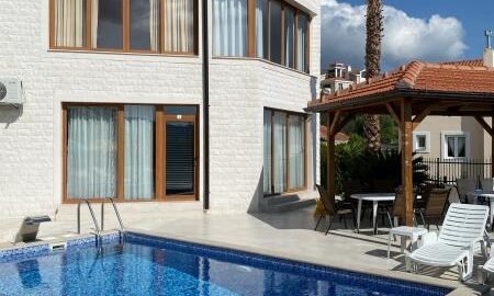 Продается вилла - отель в Герцег Нови, в районе Dubrava с потрясающим видом на море!