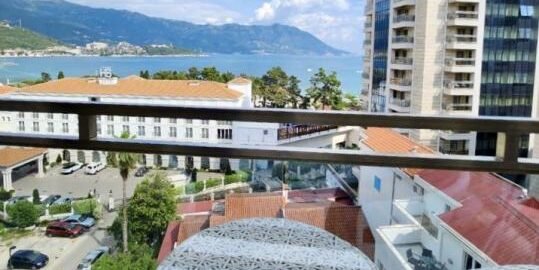 2-комнатная квартира в здании Фонтана в Будве!