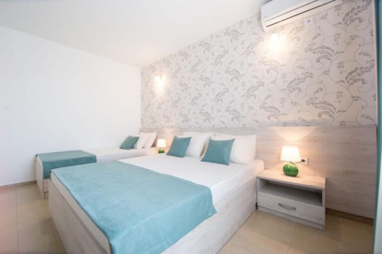 Квартира-студия в Петровце в аренду на год!