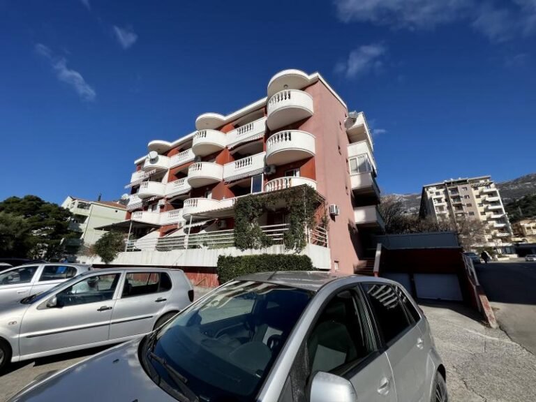 3 комнатная квартира с видом на море в Будве, Лази на 1 год!