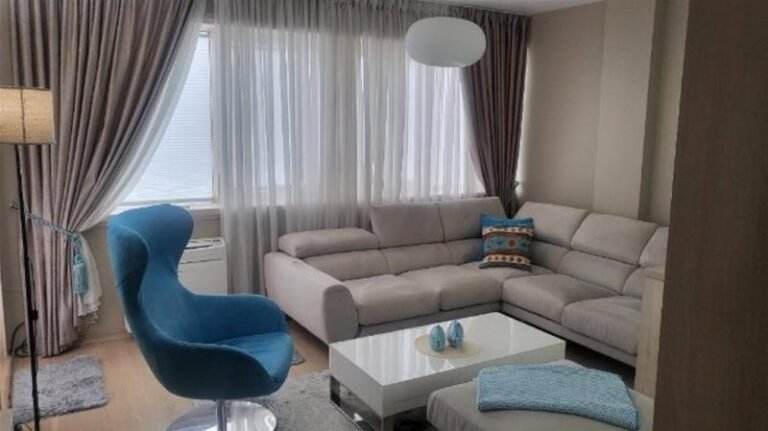 Односпальная квартира в самом центре Будвы с гаражом в 100 м от моря в долгосрочную аренду!