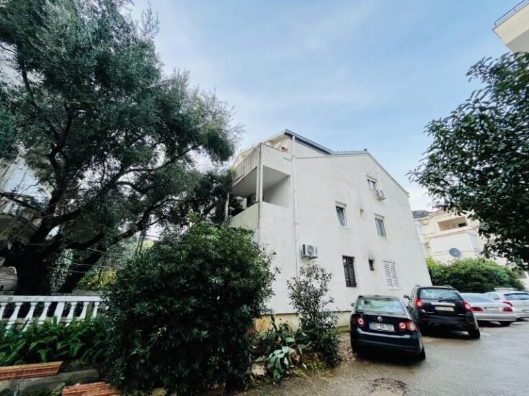 Studio near the HDL hypermarket in Budva!