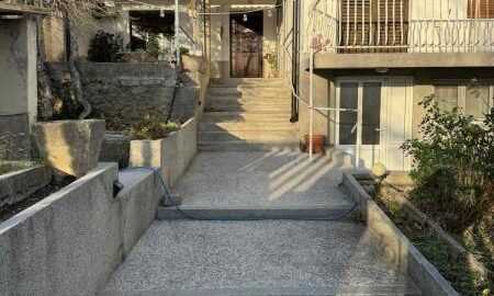 Двухэтажный дом в Ульцине рядом со старым городом!