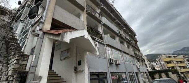 Недорого, продаем студию в центре Будвы!