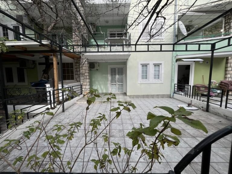 One-room apartment with a patio in Rafailovici 300 meters from the beach!