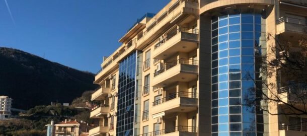 3-комнатная квартира с паркингом у отеля Сплендид на 1 год!