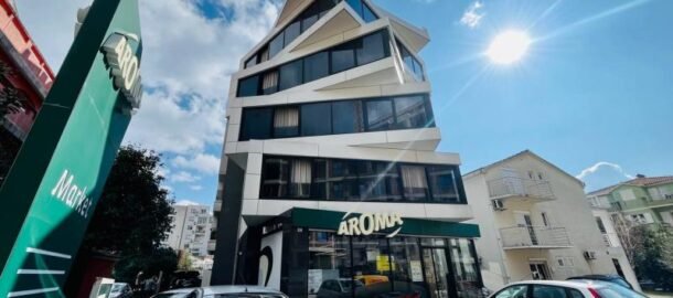 Jednosoban stan bez nameštaja u zgradi Twister u Budvi!