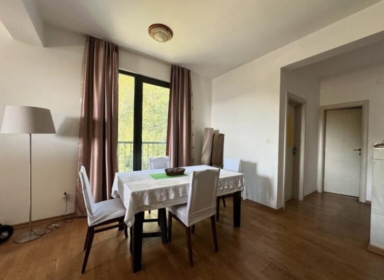 Jednosoban stan 58 m2 sa parkingom i pogledom na more kod Dukley Gardens