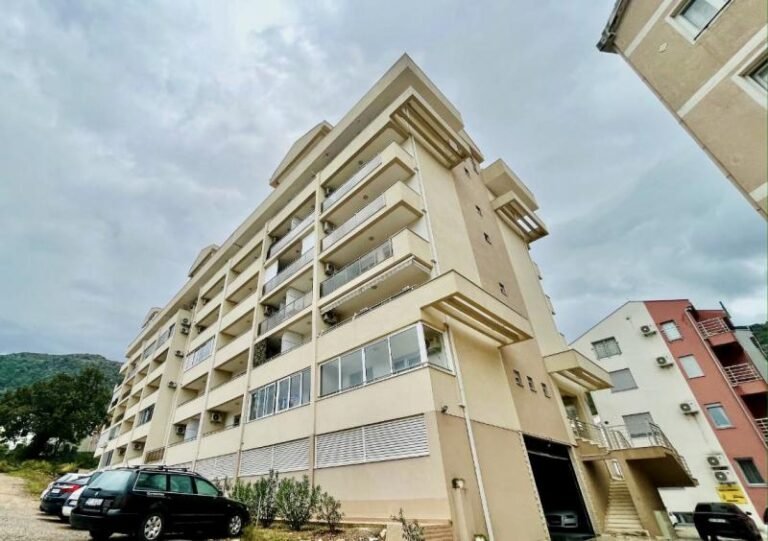 One-room apartment until October 1 in Budva