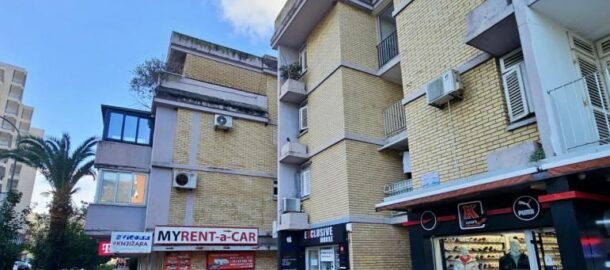 квартира с двумя спальнями в центре Будвы напротив TQ Plaza