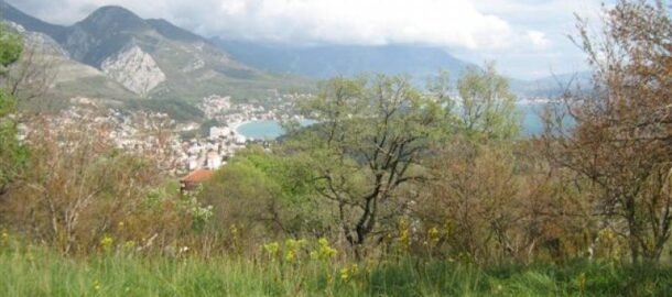 Участок 310 m2 с видом на море в Сутоморе (Загражда)