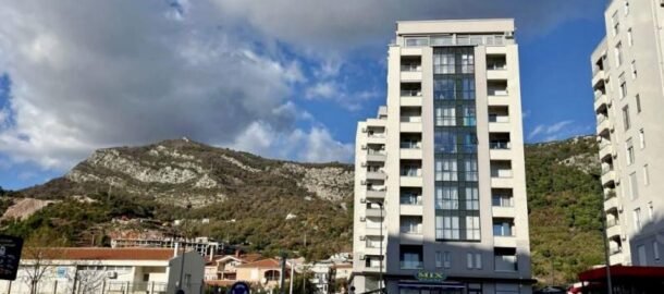 Jednosoban stan 43 m2 u zgradi Tehnomax u Budvi