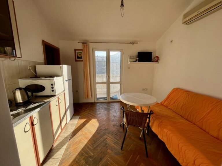 Jednosoban stan sa pogledom na grad u blizini fontane i Mega Mall