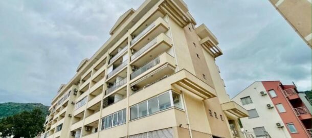 One-room apartment near HDL in Budva for a year