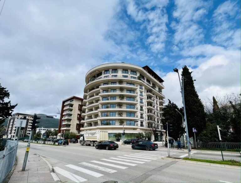 Односпальная квартира рядом с отелем Iberostar Slavija в Будве