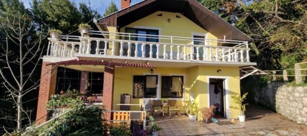 Two-storey house 143m2 with swimming pool in Ratiševina, Herceg Novi