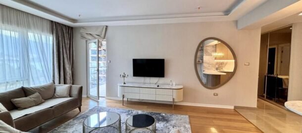 Luxuriously furnished two-room apartment 87 m2 with parking in Tre Canne for 1 year