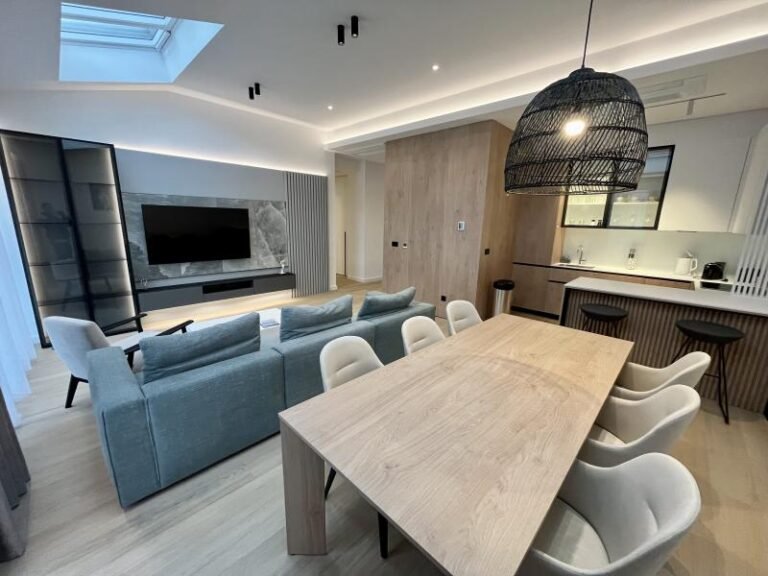 Luksuzni Penthaus 106 m2 u centru Budve - kompleks Onia