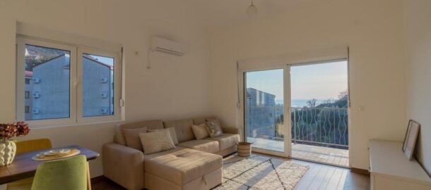 Stan sa 2 spavace sobe na mirnoj lokaciji (Pržno, Budva)