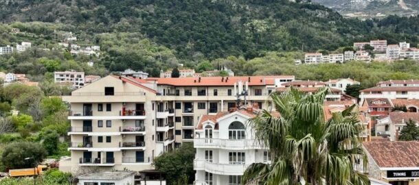 JEDNOSOBAN STAN U NOVOJ ZGRADI – BUDVA, UZ PARMU