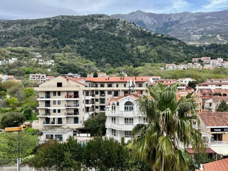 JEDNOSOBAN STAN U NOVOJ ZGRADI – BUDVA, UZ PARMU