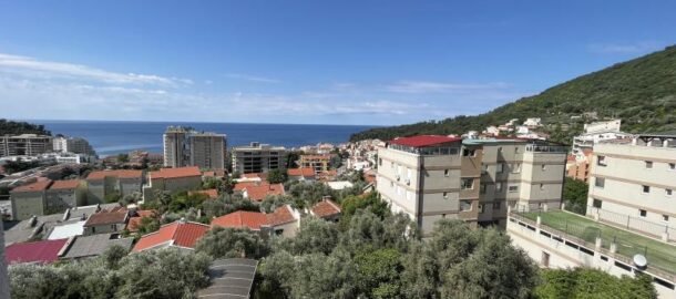 2-комнатная квартира 54 m2 в жк с бассейном и видом на море в Петроваце