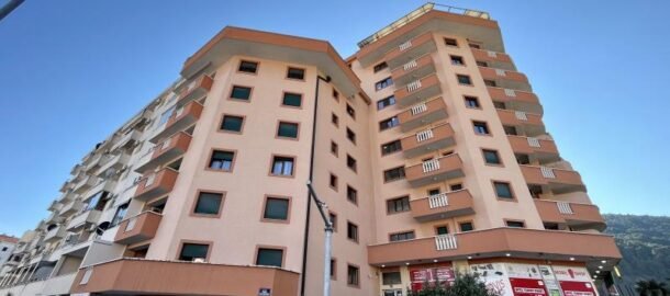 Veliki dvosoban stan 96 m2 u blizini Mega Mall-a u Budvi