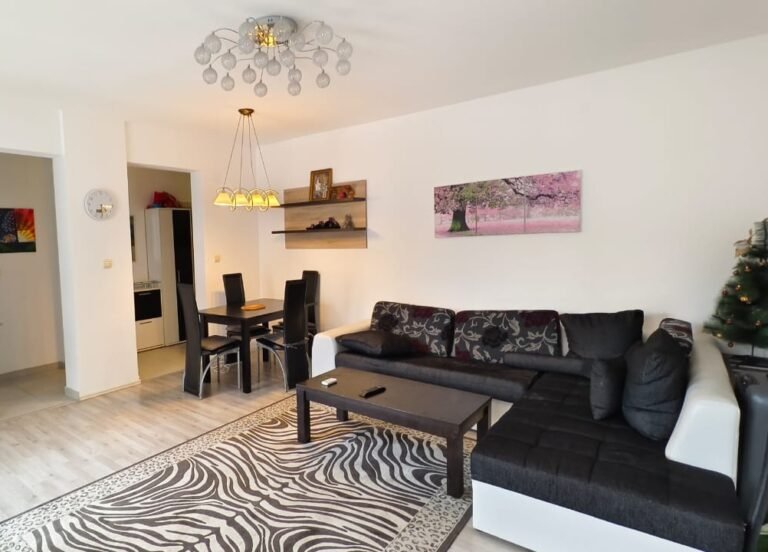 One-bedroom apartment with a garage near Mega Mall with a sea view