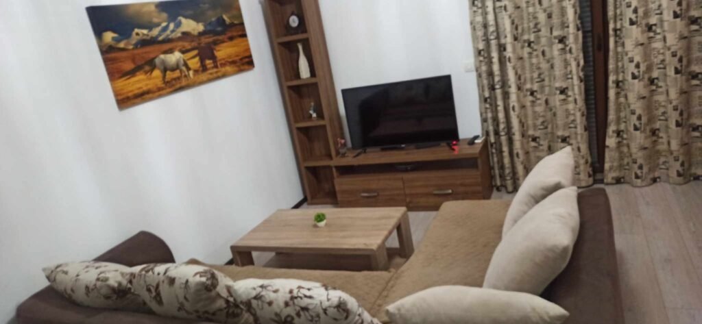 Prostran apartman s 1 spavaćom sobom uz more – idealna lokacija