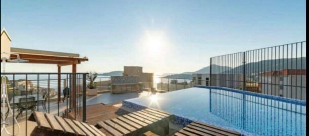 Эксклюзив: Пентхаус 156 м² в Рафаиловичах с большой террасой и инфинити-бассейном, панорама моря + гараж