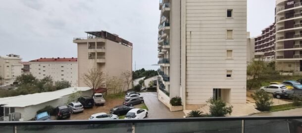 Studio u novoj zgradi u Bečićima sa direktnim pogledom na more