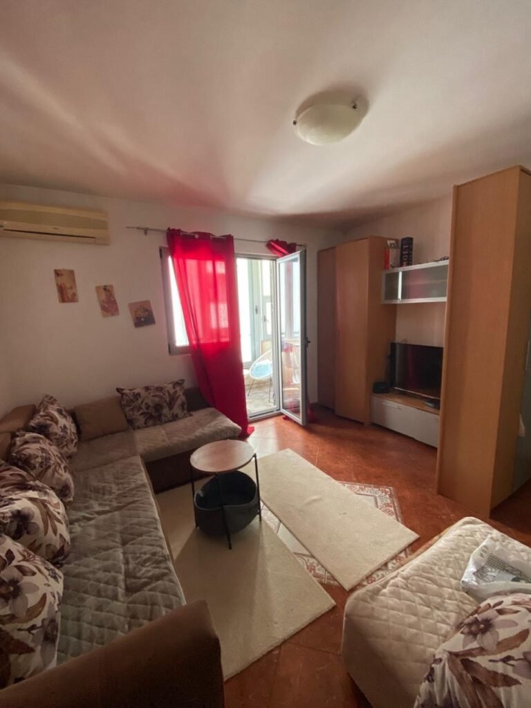 Studio apartment in the center of Budva with a separate kitchen at an attractive price