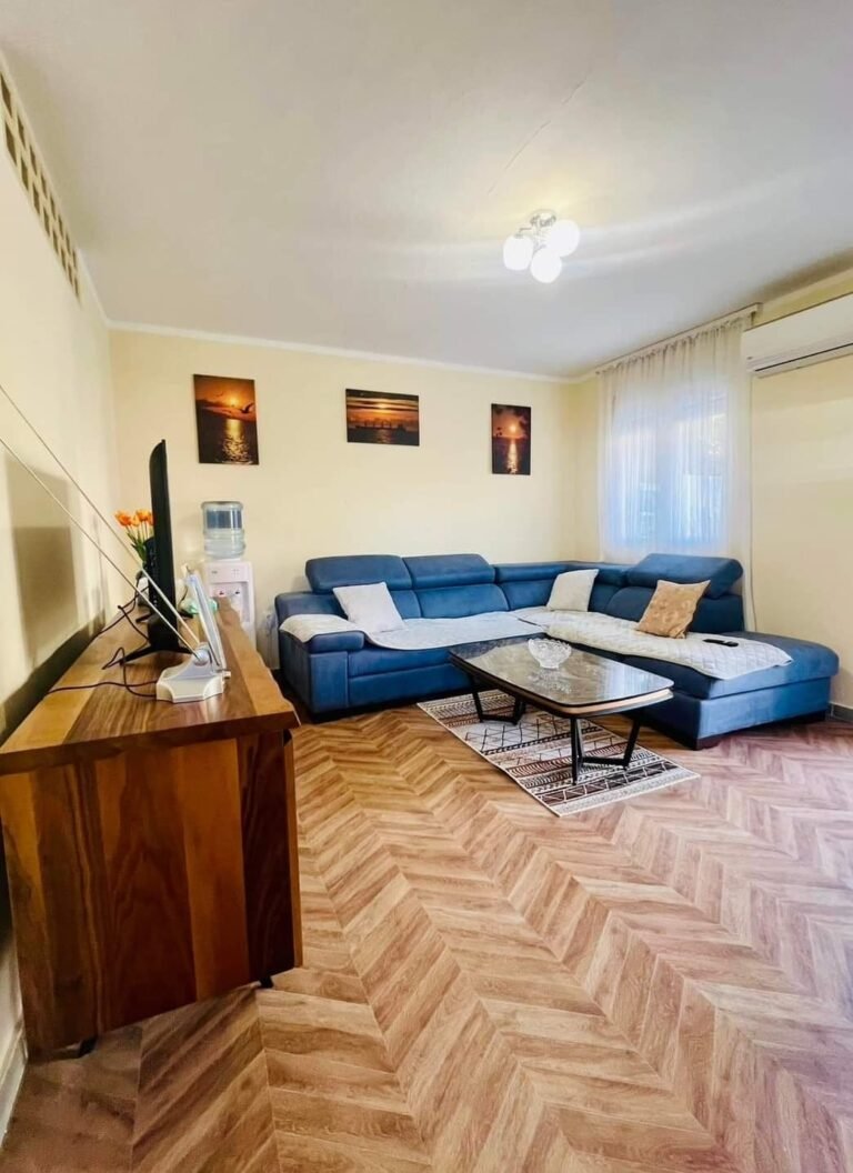 For sale: one-bedroom apartment 60 m² with two terraces and parking — Sutomore