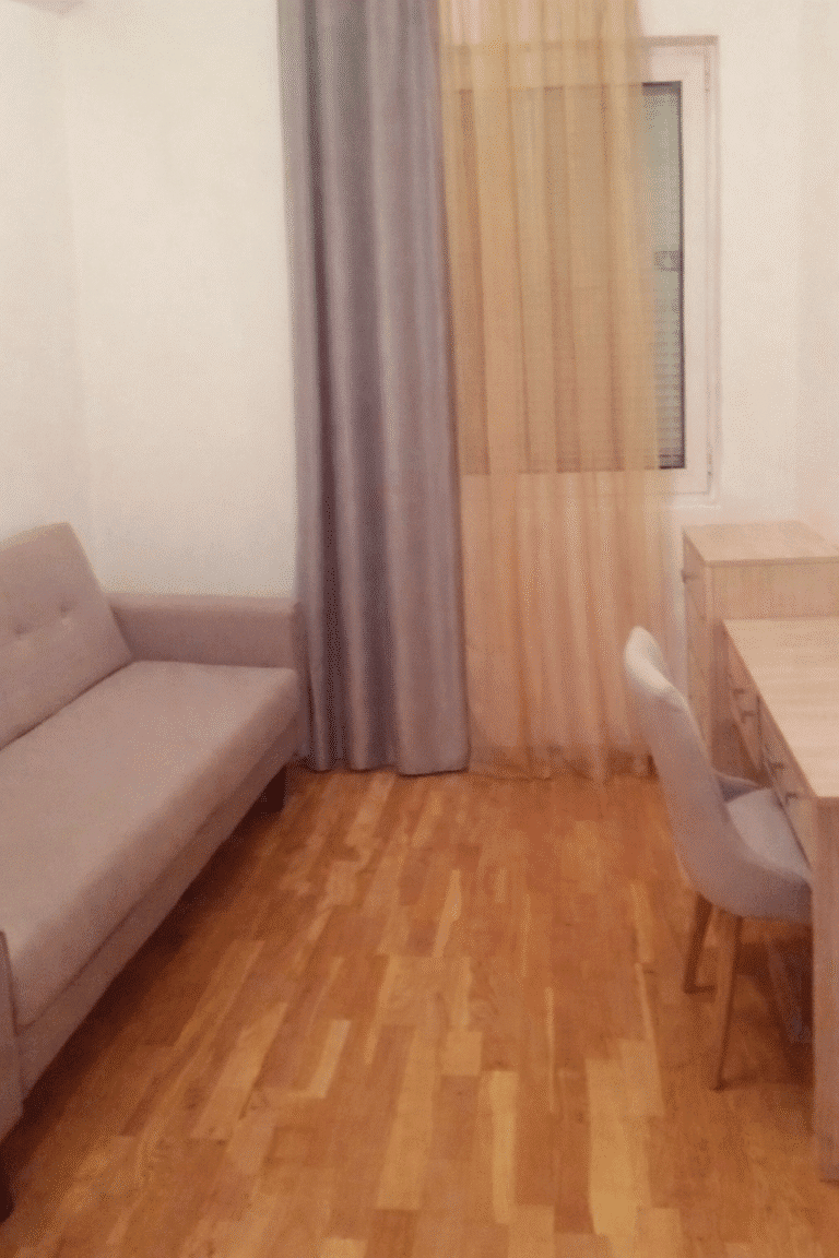 Three-bedroom apartment, 103 m², in the center of Budva with parking and elevator