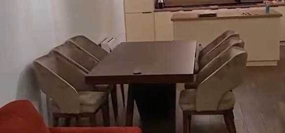 Trosoban stan sa dvorištem u Budvi (Podkošljun)