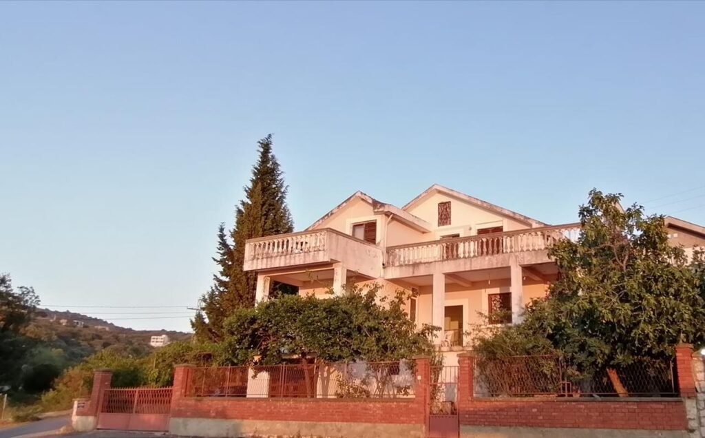 Kuća sa panoramskim pogledom na more – Utjeha (Bar–Ulcinj)