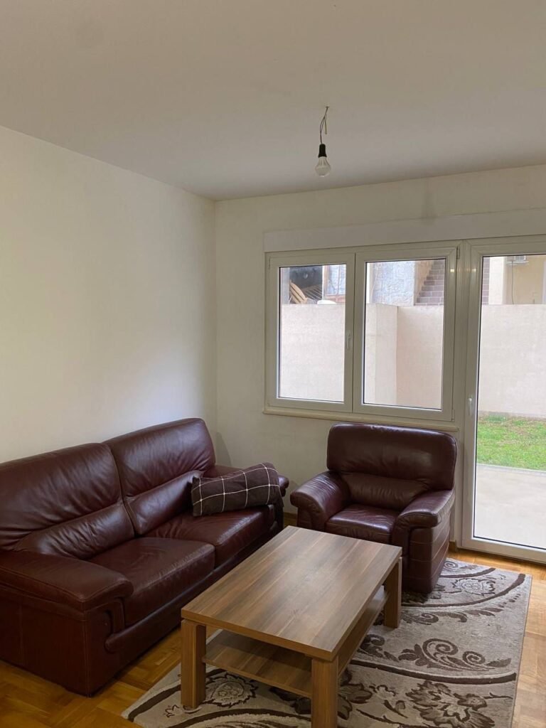 Apartment in Budva for rent with parking at an attractive price