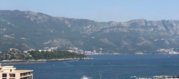 Продается квартира с видом на море с одной спальней в Будве по привлекательной цене